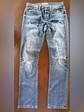 Women’s Henry & Belle Distressed Blue Denim Jeans